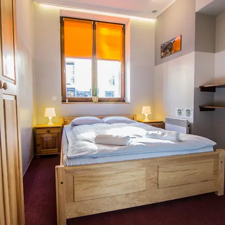 Goscinne Hostel *