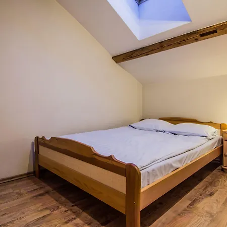 Goscinne Hostel *