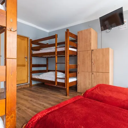 Goscinne Hostel *