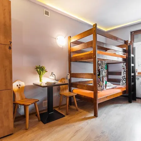 Goscinne Hostel *